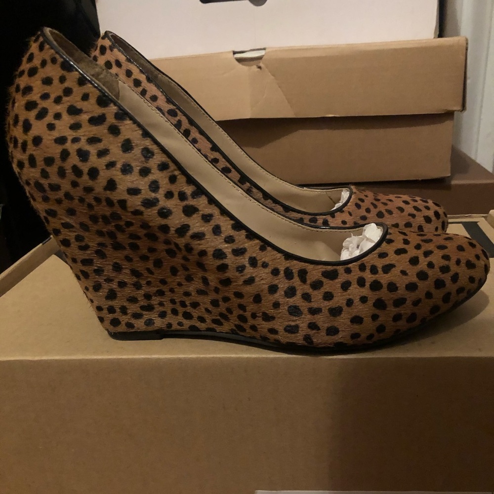 Banana Republic Leopard Wedge Shoes. Original Box